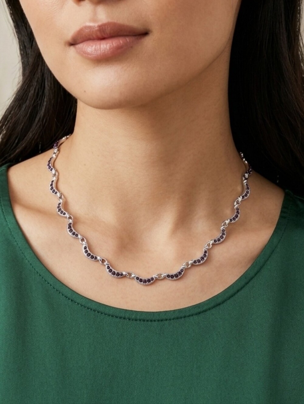 Like New 💜 Vintage Purple Rhinestone Scalloped Wave Choker Necklace